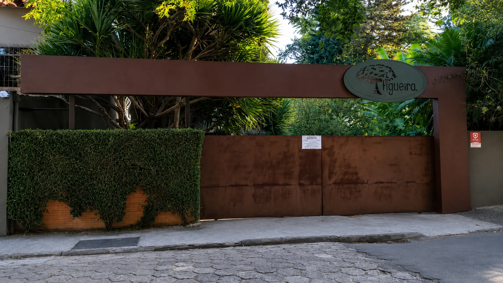 pórtico arquitetônico metálico sob medida em Blumenau